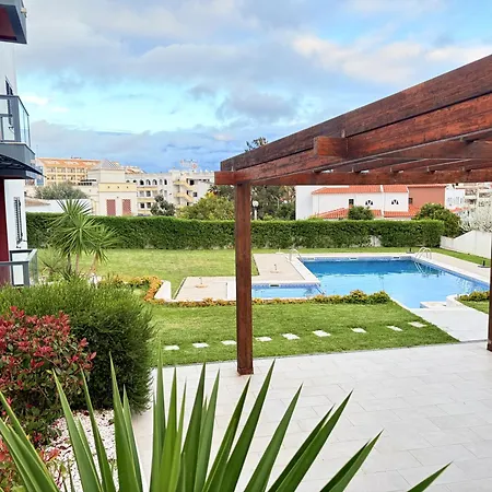 Legacy & Al - No Groups Apartamento *