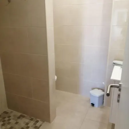 Legacy & Al - No Groups Апартаменты *