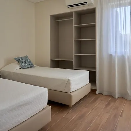 Legacy & Al - No Groups Apartment *