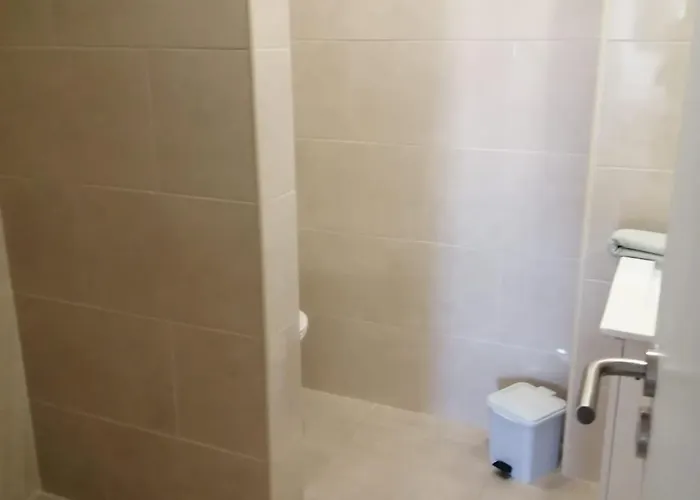 Legacy & Al - No Groups Apartman *