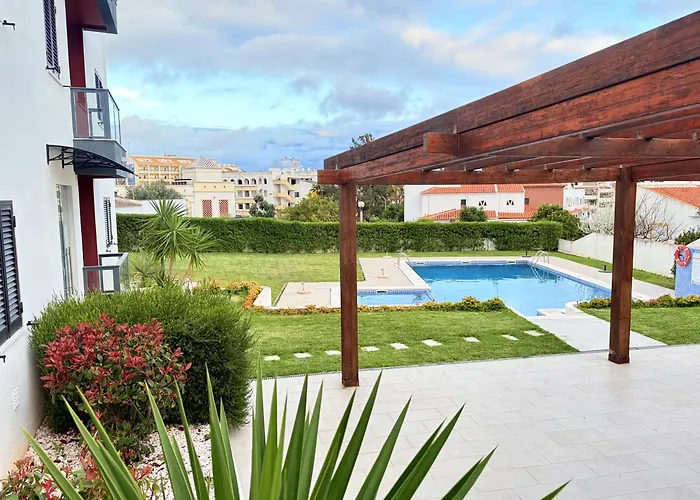 Legacy & Al - No Groups Apartamento *